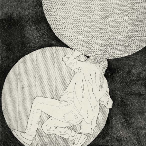 Bildtitel: Spielbälle des Lebens; Technik: Radierung, Vernie Mou, Aquatinta; Bildbeschreibung: Eine junge Frau versucht aus einem riseigen Ball in den nächst höheren zu klettern.
